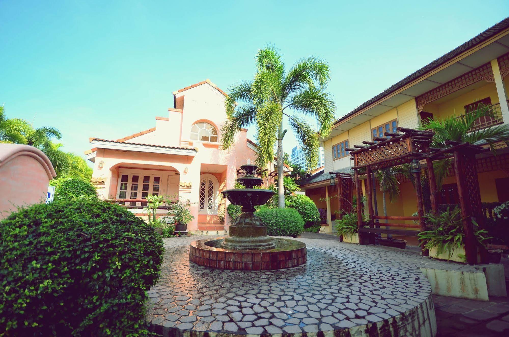 Baan Rajdamnern Hua Hin Hotel Exterior photo