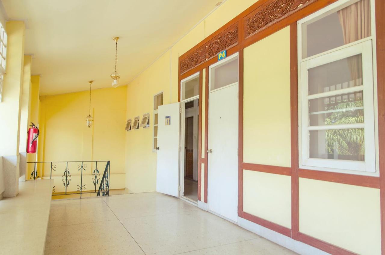 Baan Rajdamnern Hua Hin Hotel Exterior photo